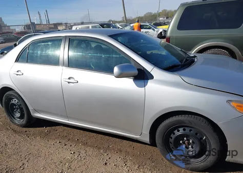 2013 Toyota Corolla Le z USA, uszkodzony, nr VIN 5YFBU4EE8DP195852